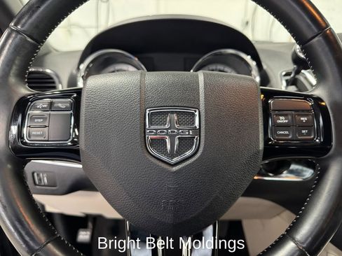 Used 2019 Dodge Grand Caravan SXT FWD image 15