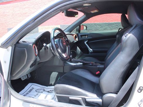 Used 2017 Subaru BRZ Limited w/ Popular Package #2 RWD image 10