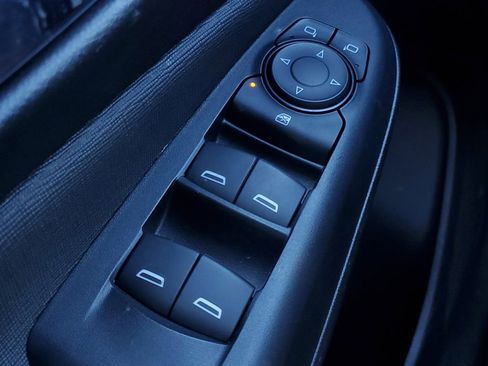 Used 2025 Buick Envista Preferred image 17