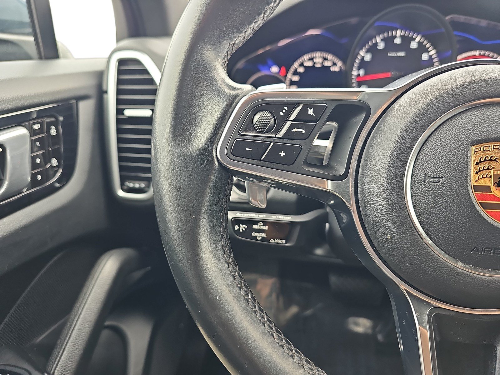 Used 2019 Porsche Cayenne AWD/4WD image 14