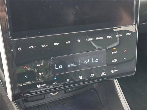 Used 2024 Hyundai Tucson Limited FWD image 17