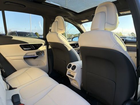 New 2026 Mercedes-Benz GLC 300 4MATIC image 17