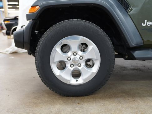 Used 2021 Jeep Wrangler Unlimited Sport AWD/4WD image 15