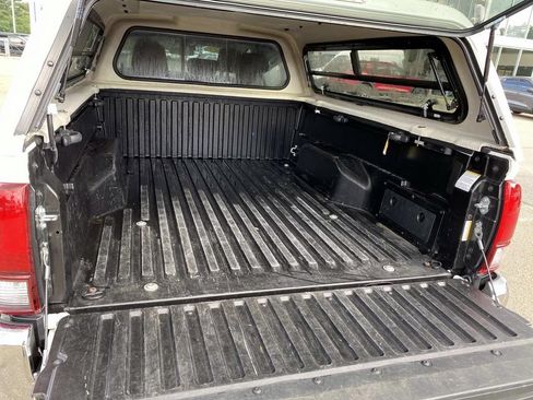 Used 2023 Toyota Tacoma SR5 AWD/4WD image 4