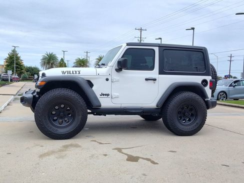 Used 2025 Jeep Wrangler Sport AWD/4WD image 3