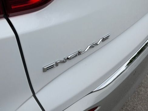 Used 2024 Buick Enclave Essence w/ Technology Package FWD image 17
