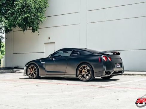 Used 2010 Nissan GT-R Premium AWD/4WD image 45