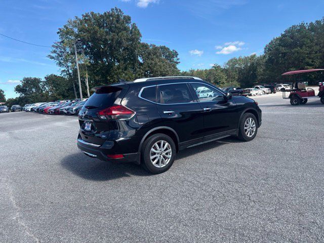Used 2017 Nissan Rogue SV w/ SV Premium Package FWD image 15