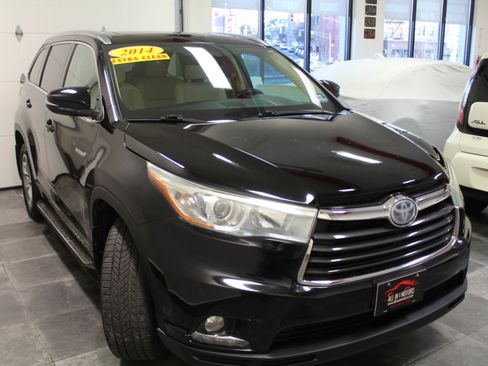 Used 2014 Toyota Highlander Limited Platinum image 3