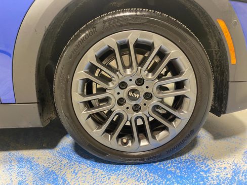 Certified 2025 MINI Cooper S image 29