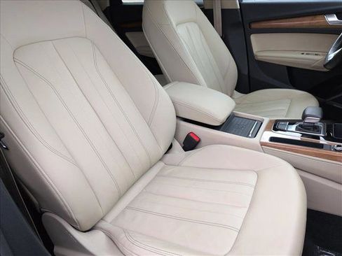 Used 2021 Audi Q5 Premium Plus image 22