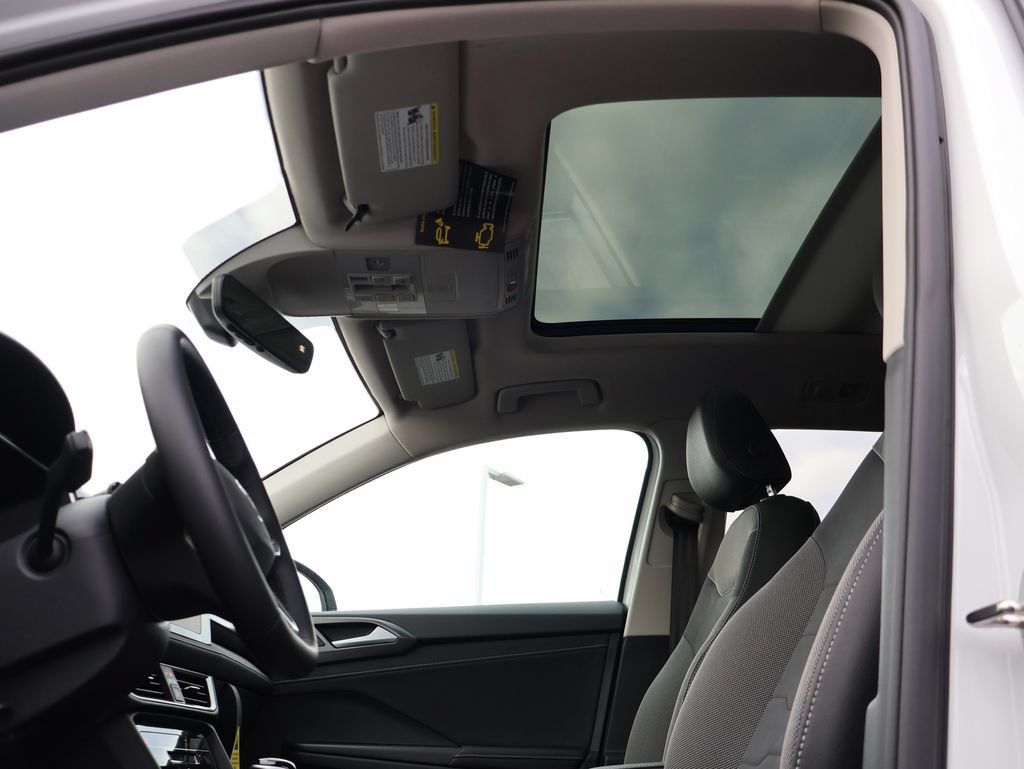 New 2026 Volkswagen Taos SE AWD/4WD image 31