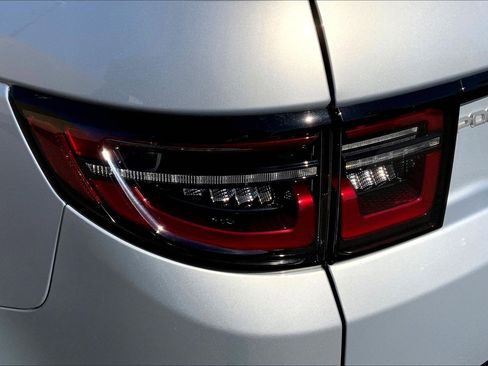 Used 2024 Land Rover Discovery Sport S image 27