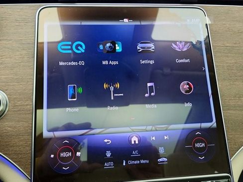 Used 2023 Mercedes-Benz EQS 450+ EQS 450+ Sedan with Active Amb image 18