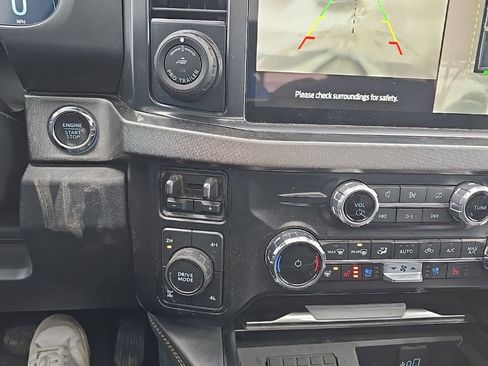 Used 2024 Ford F250 Platinum image 19