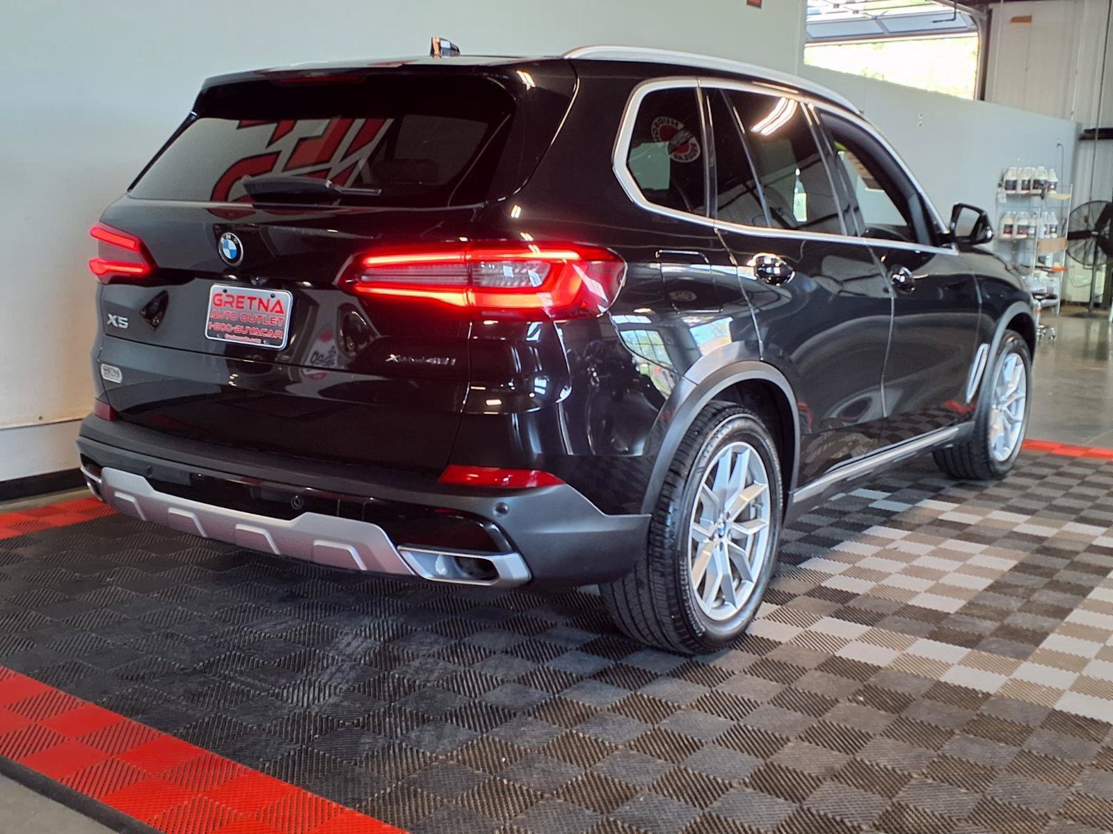 Used 2020 BMW X5 xDrive40i w/ Convenience Package AWD/4WD image 9