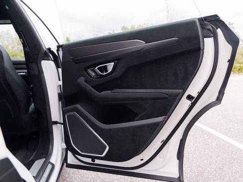 Used 2024 Lamborghini Urus Performante image 23