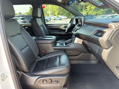 Used 2022 Chevrolet Suburban Z71 AWD/4WD image 24