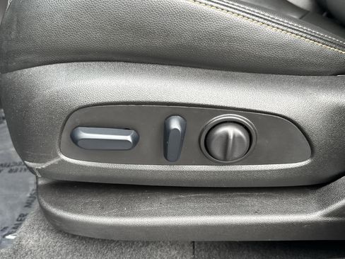 Used 2024 Chevrolet Equinox Premier FWD image 22