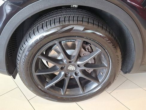 Used 2019 Porsche Cayenne image 8