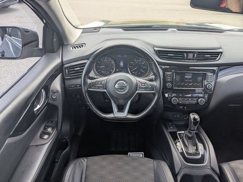 Used 2022 Nissan Rogue Sport SV w/ Technology Package AWD/4WD image 28