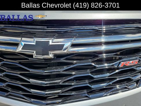 Used 2023 Chevrolet Equinox RS w/ LPO, Cargo Package FWD image 31