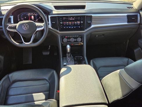 Used 2021 Volkswagen Atlas SEL Premium image 16