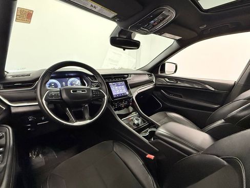 Used 2022 Jeep Grand Cherokee Altitude image 22