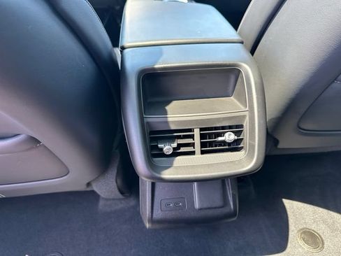 Used 2024 Cadillac Lyriq Luxury AWD/4WD image 18