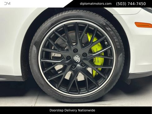 Used 2018 Porsche Panamera 4 image 39