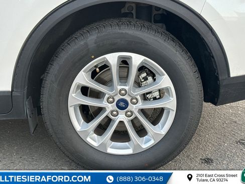 Used 2020 Ford Escape SE image 12