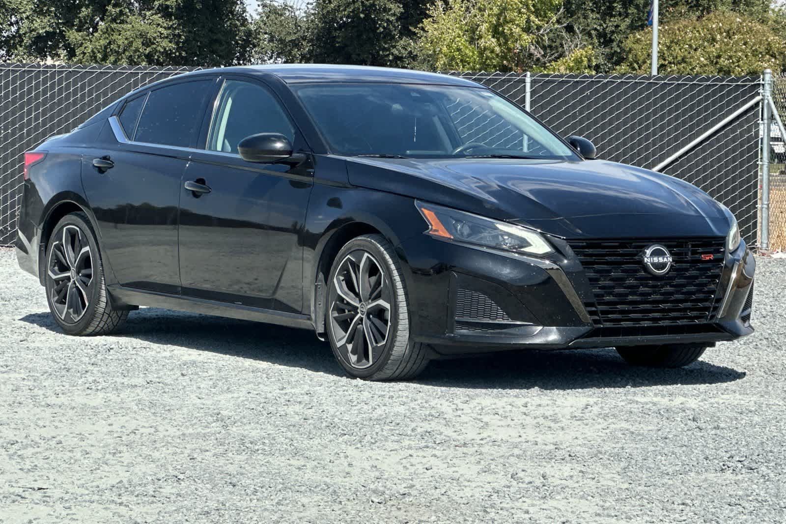 Used 2023 Nissan Altima 2.5 SR FWD image 10
