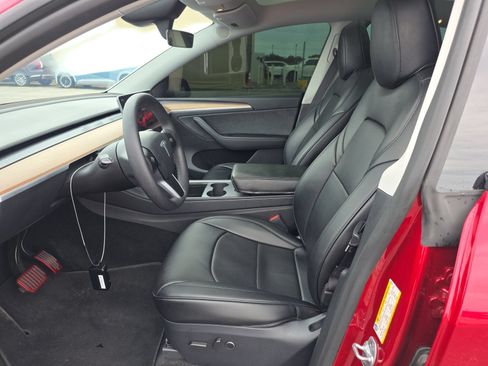 Used 2024 Tesla Model Y Long Range AWD/4WD image 5