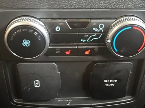 Used 2023 Ford Explorer Limited w/ Equipment Group 301A RWD image 32