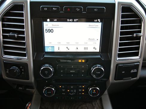 Used 2017 Ford F250 Lariat w/ Lariat Ultimate Package AWD/4WD image 30