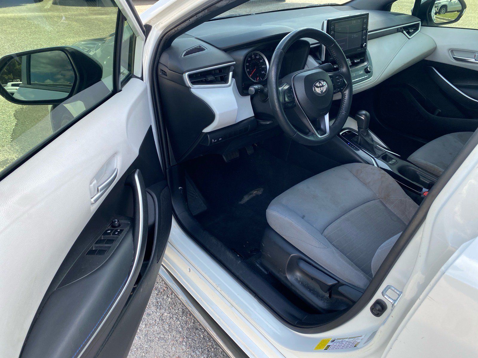 Used 2021 Toyota Corolla SE FWD image 4