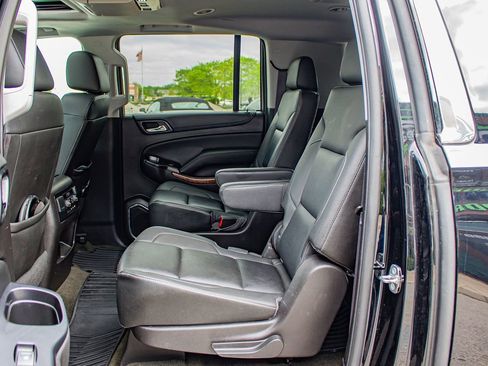 Used 2017 Chevrolet Suburban Premier AWD/4WD image 15