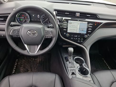 Certified 2020 Toyota Camry XLE w/ Sunroof Package FWD image 14