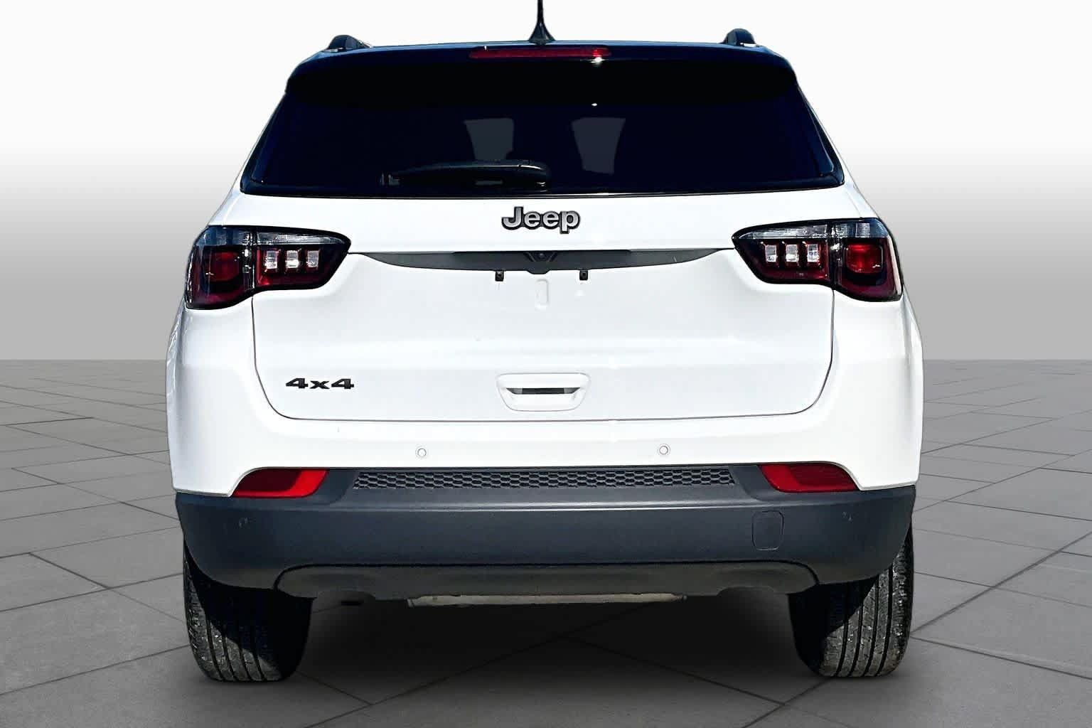 Used 2026 Jeep Compass Limited AWD/4WD image 5