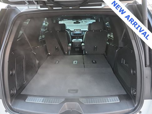 Used 2022 Chevrolet Tahoe Z71 w/ Luxury Package image 33