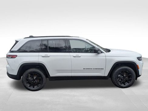 New 2026 Jeep Grand Cherokee Altitude AWD/4WD image 2