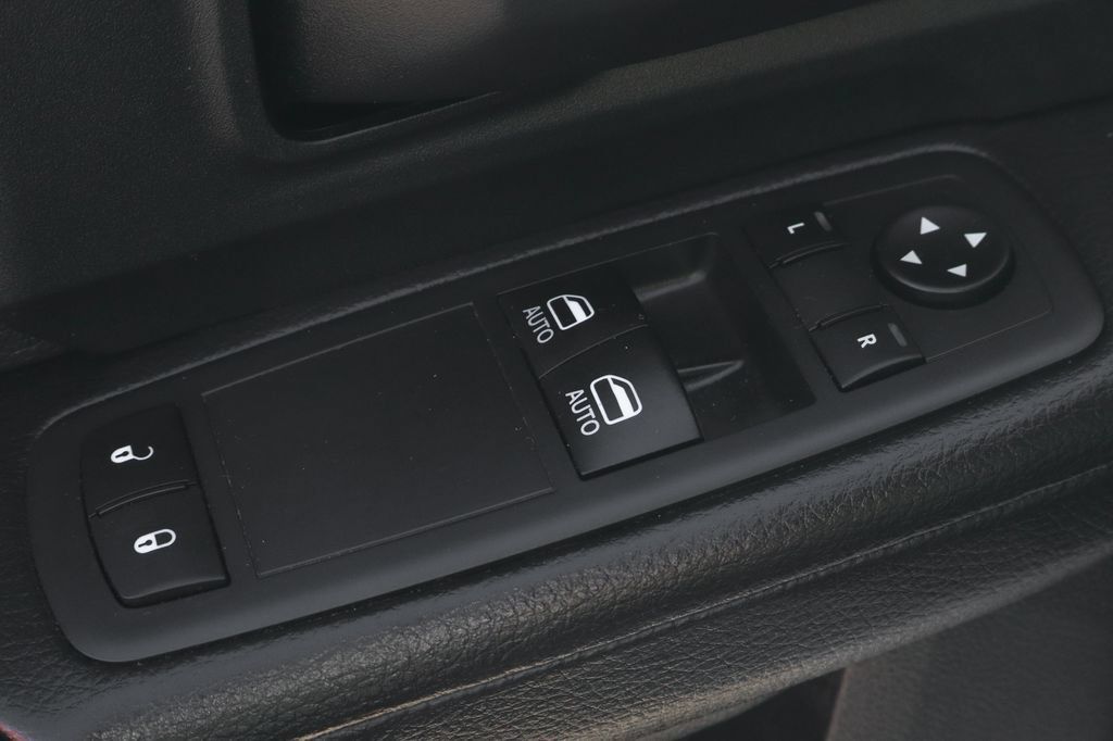 Used 2021 RAM 5500 Tradesman RWD image 20
