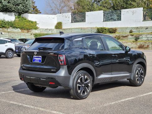 Certified 2025 Nissan Kicks SV image 3