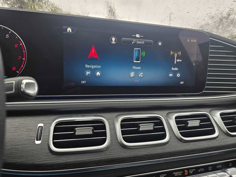 New 2026 Mercedes-Benz GLS 450 4MATIC image 30