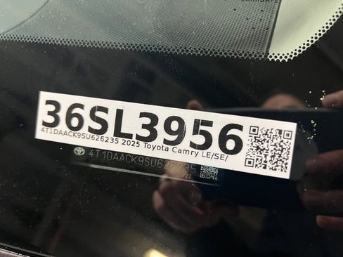 Used 2025 Toyota Camry LE image 37
