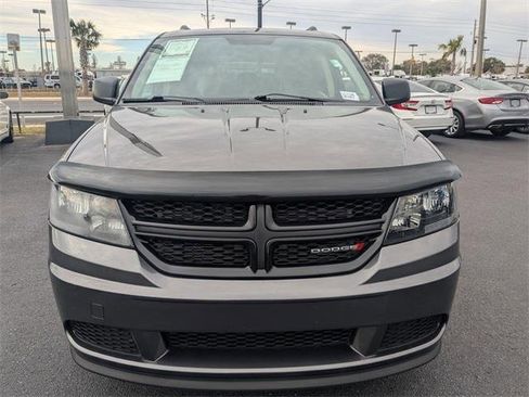 Used 2018 Dodge Journey SE w/ Blacktop Package image 9