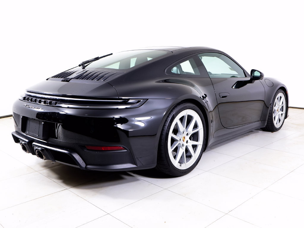 Certified 2025 Porsche 911 Carrera GTS RWD image 31