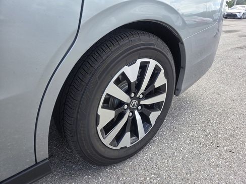 Used 2025 Honda Odyssey EX-L image 11