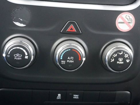 Used 2023 RAM 1500 Classic SLT image 14