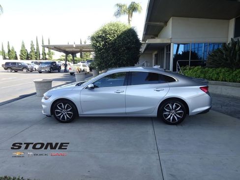 Used 2018 Chevrolet Malibu LT FWD image 4